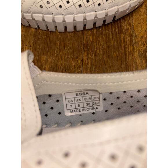 Dream Pairs White Slip-On Shoes - 7 - Picture 7 of 9